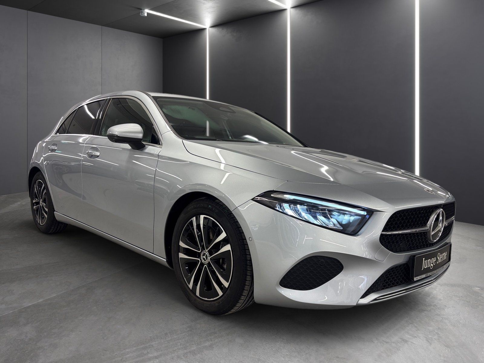 Fahrzeugabbildung Mercedes-Benz A 200 Progressive*AHK*Totwinkel*360°*LED*SHZ*PDC