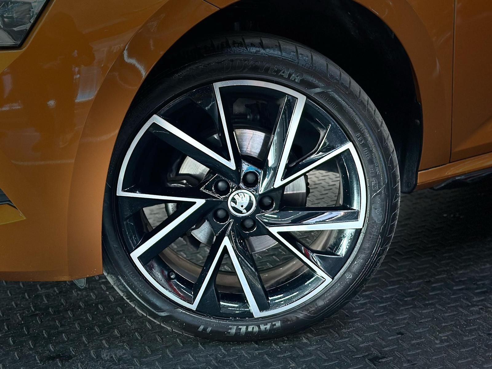 SKODA Kamiq 1.0TSI MONTE CARLO LED#ACC#SPUR#PANO#SHZ - Image 9
