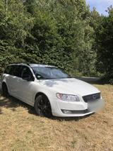 Volvo V70 black-white -Edition - Volvo V70: Black Edition