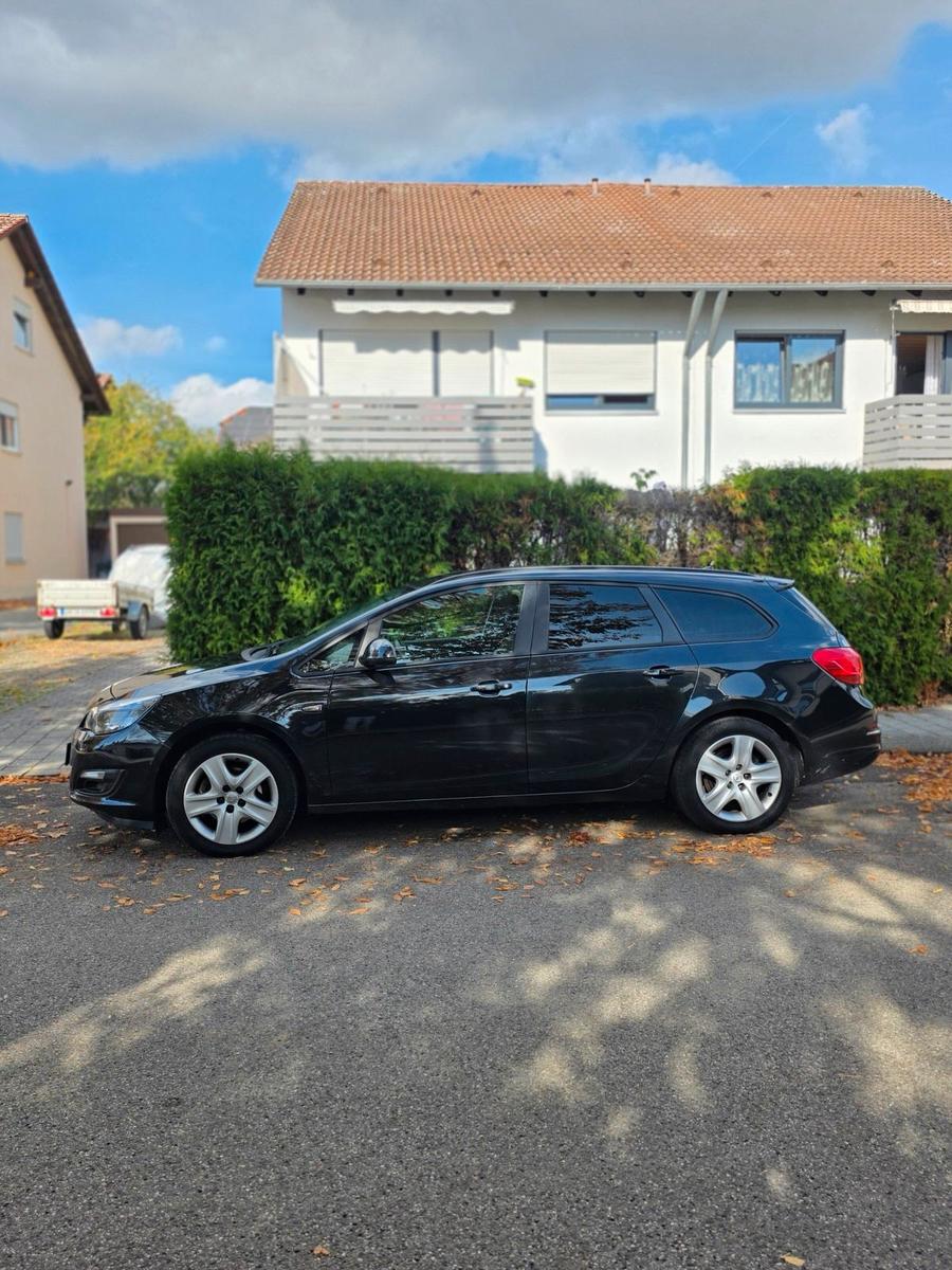 Opel Astra 2014 — photo 7