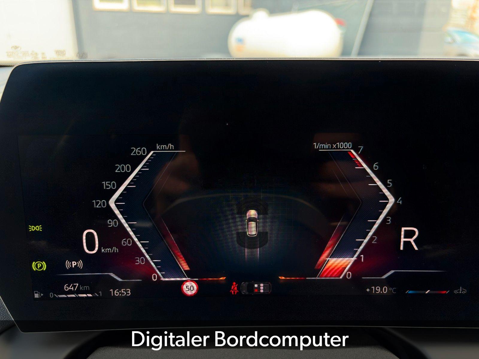BMW 1 Series i Aut. Adap. LED CAM SHZ LHZ KZG CarPlay, миниатюра 17