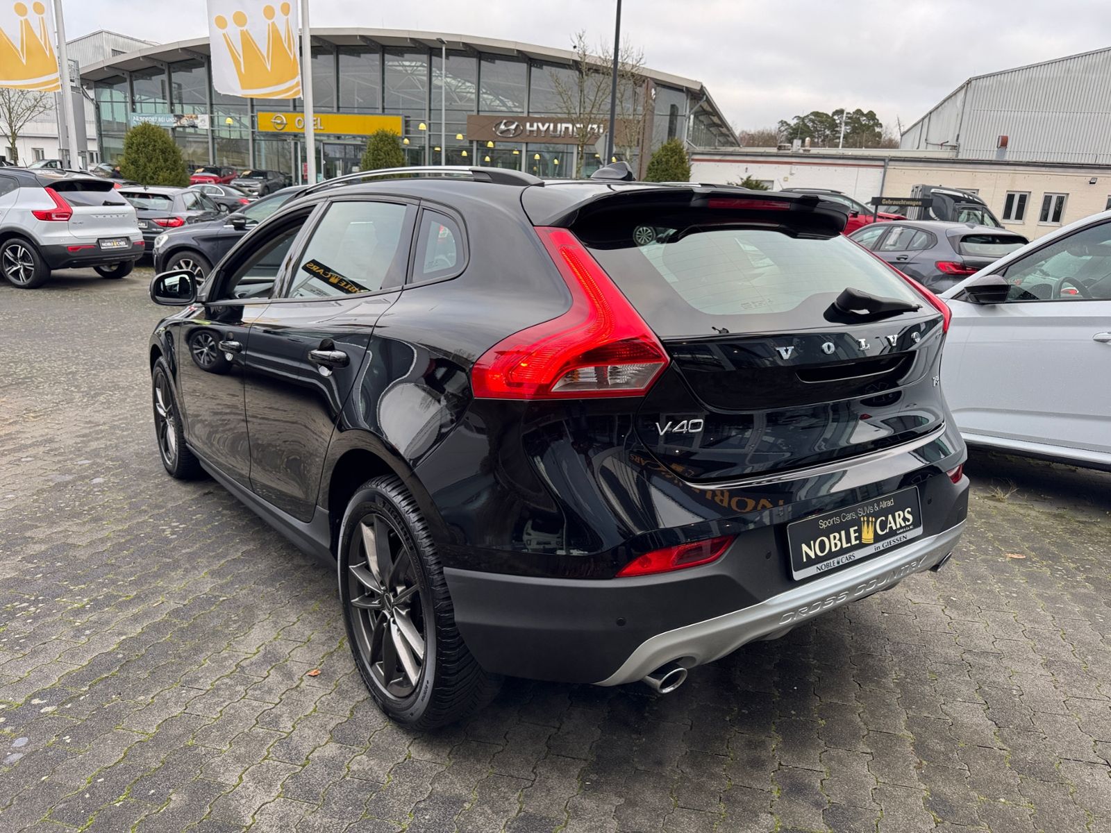 Fahrzeugabbildung Volvo V40 Cross Country Plus KLIMA LED NAVI  AHK