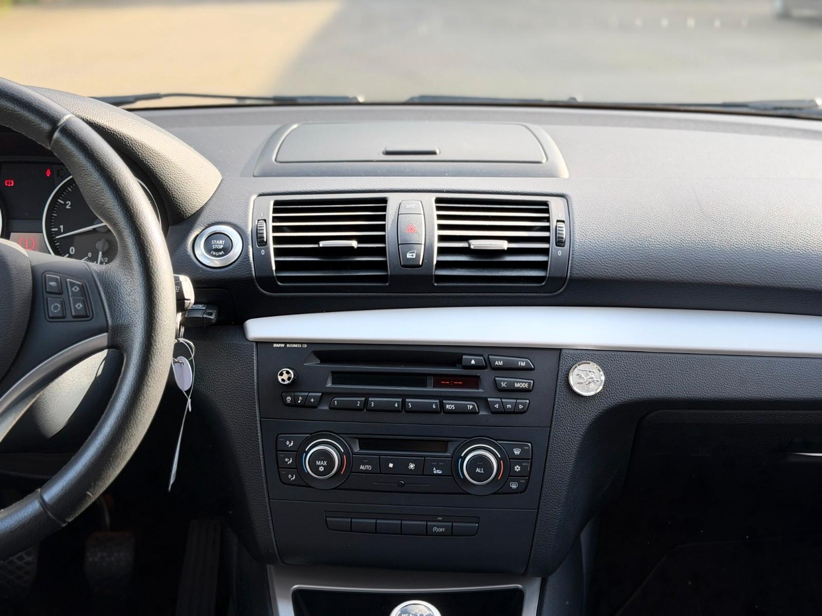 BMW 120 i Limousine*Advantage*PDC*Klimaauto*Tempomat