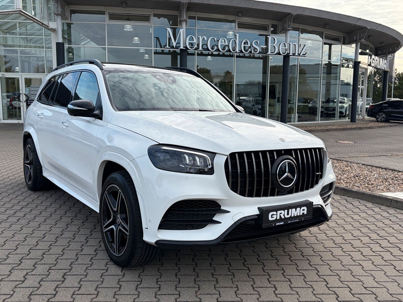 Mercedes-Benz GLS 350 d 4MATIC AMG NIGHT PANO 360° KEYLESSLED foto 3