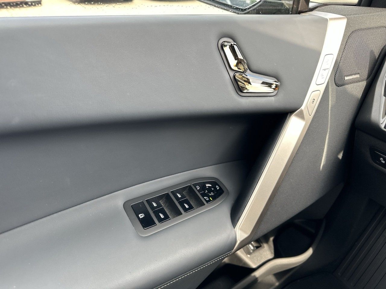Fahrzeugabbildung BMW iX xDrive 40 xDrive