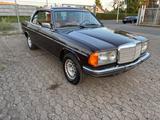Mercedes-Benz CE 230 - Mercedes-Benz Coupé aus dem Jahr 1982