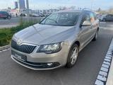 Skoda Superb Combi Elegance/Navi/SHZ/PDC/Xenon/AHK - Skoda Superb Elegance mit Diesel-Antrieb