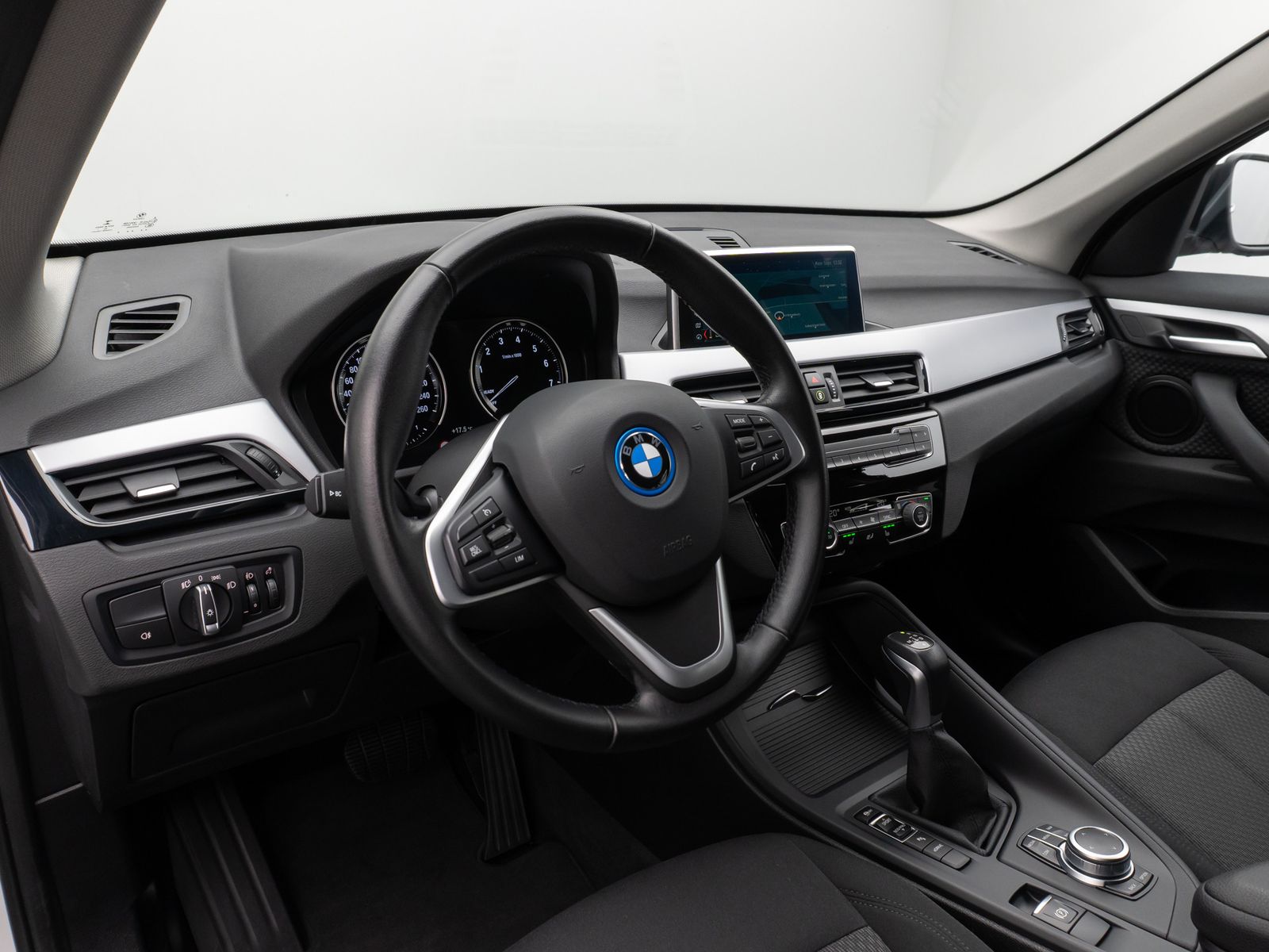 Fahrzeugabbildung BMW X1 xD25e Parkassist DAB AHK Geschwindigkeitsreg