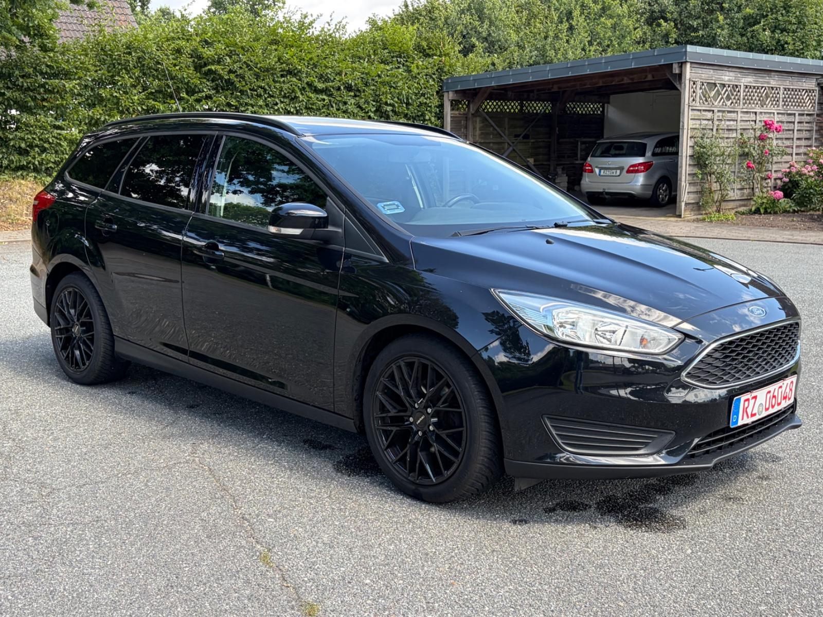Ford Focus 2015 — салон