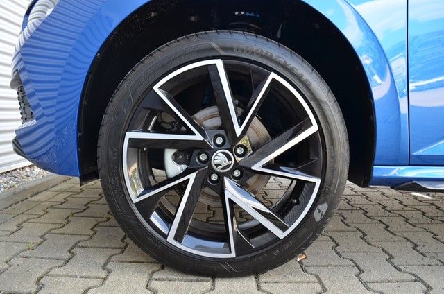 Fahrzeugabbildung SKODA Kamiq TSI Monte Carlo LED AHK Navi AID Pano ACC