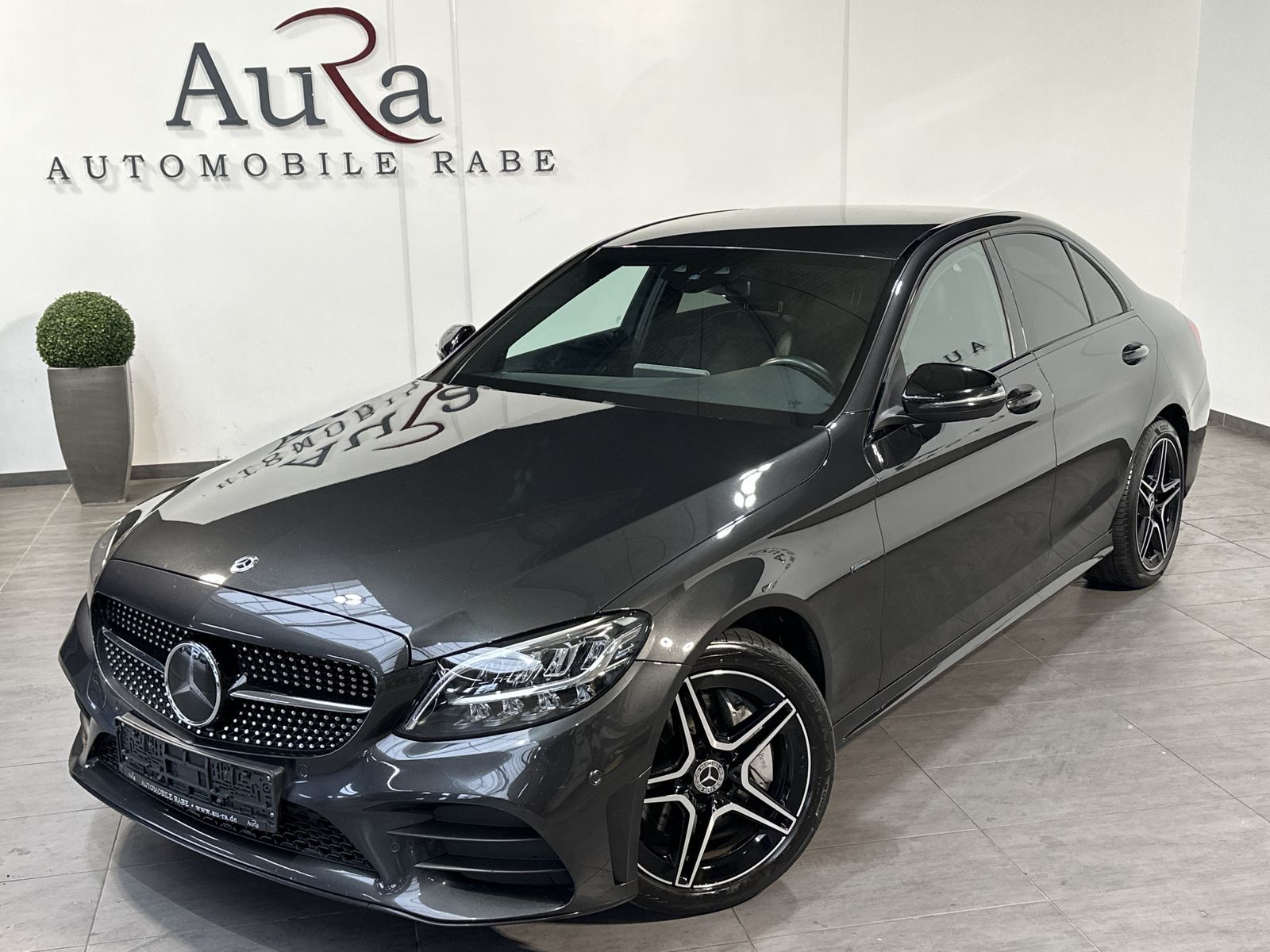 Fahrzeugabbildung Mercedes-Benz C 300e AMG-Line NAV+LED+CARPLAY+WIDESCREEN+DAB