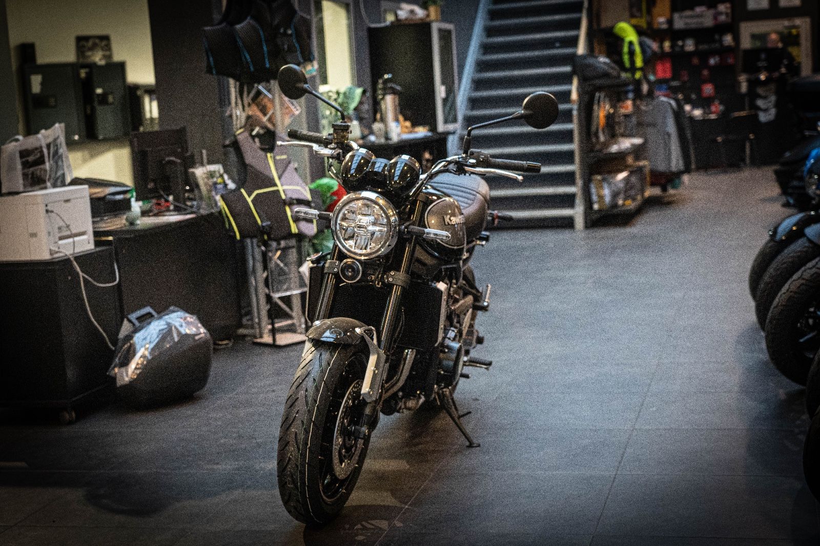Fahrzeugabbildung Kawasaki Z 900 RS Tageszulassung   4 Jahre Garantie
