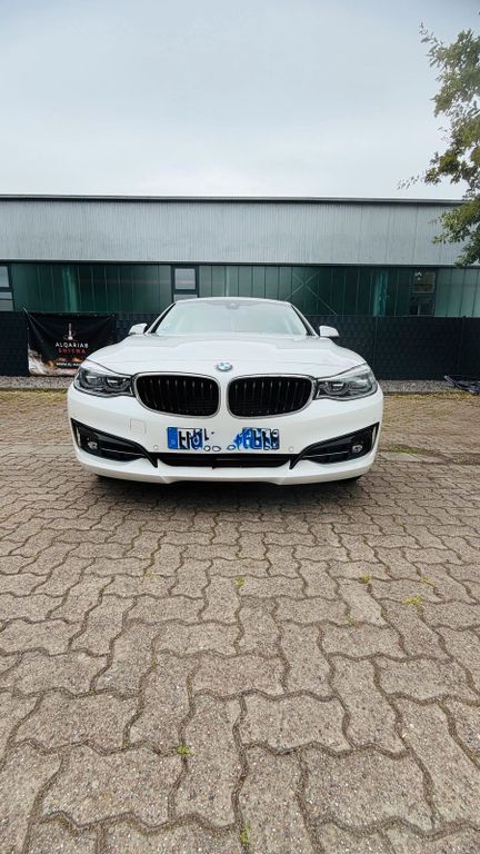 Image of BMW 320