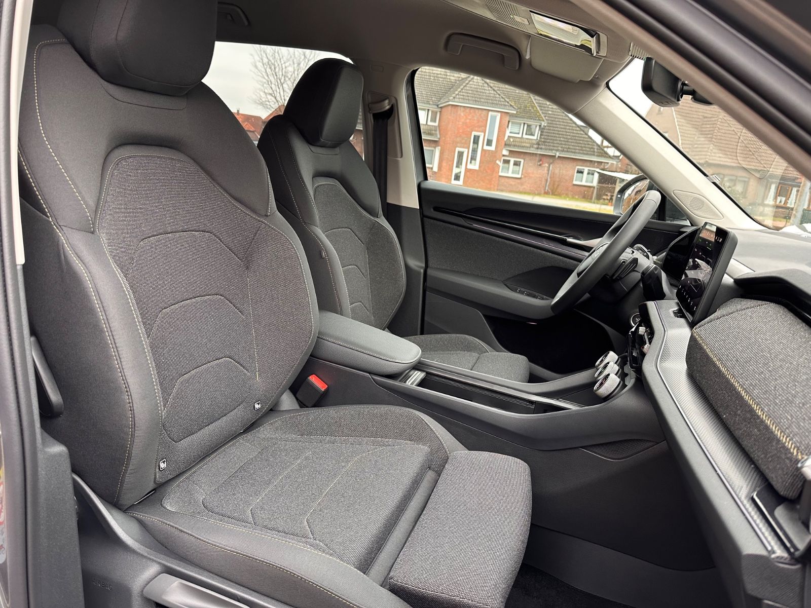 Fahrzeugabbildung SKODA Kodiaq 1.5 eTSI Selection DSG ACC/LED/PDC/SHZ