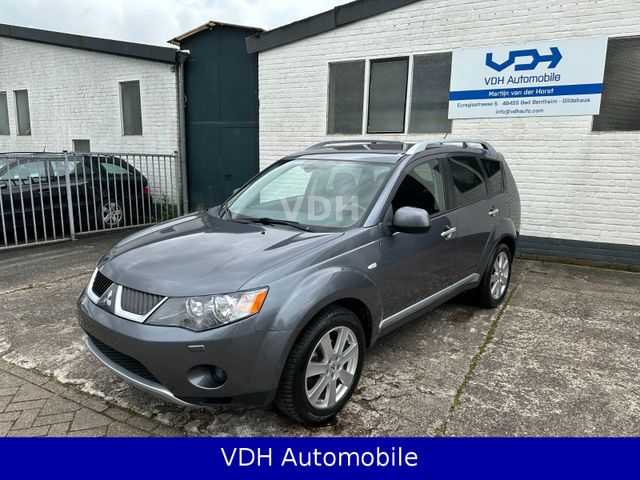 Mitsubishi Outlander 2.4 Intense Autom 4WD 7 Sitzer Xenon