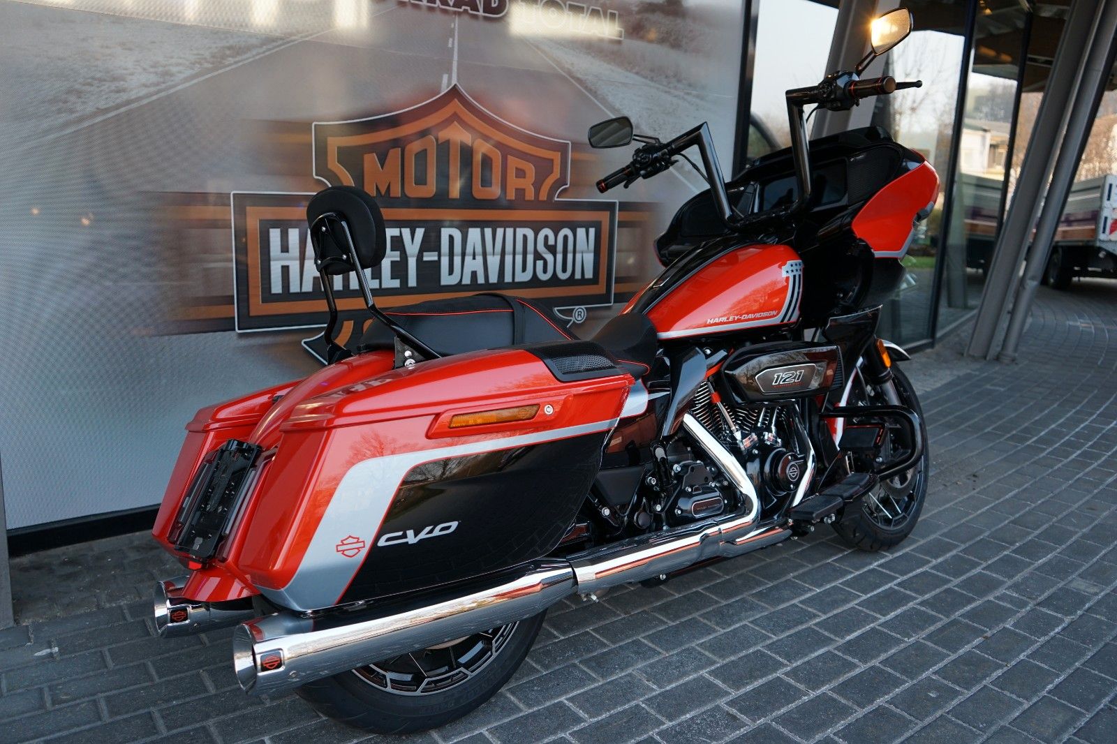 Fahrzeugabbildung Harley-Davidson Road Glide CVO 25th Anniversary ATLAS Lenker