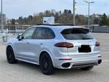 Porsche Cayenne GTS PZ Scheckheft-PANO-KAMERA - Porsche: Silber
