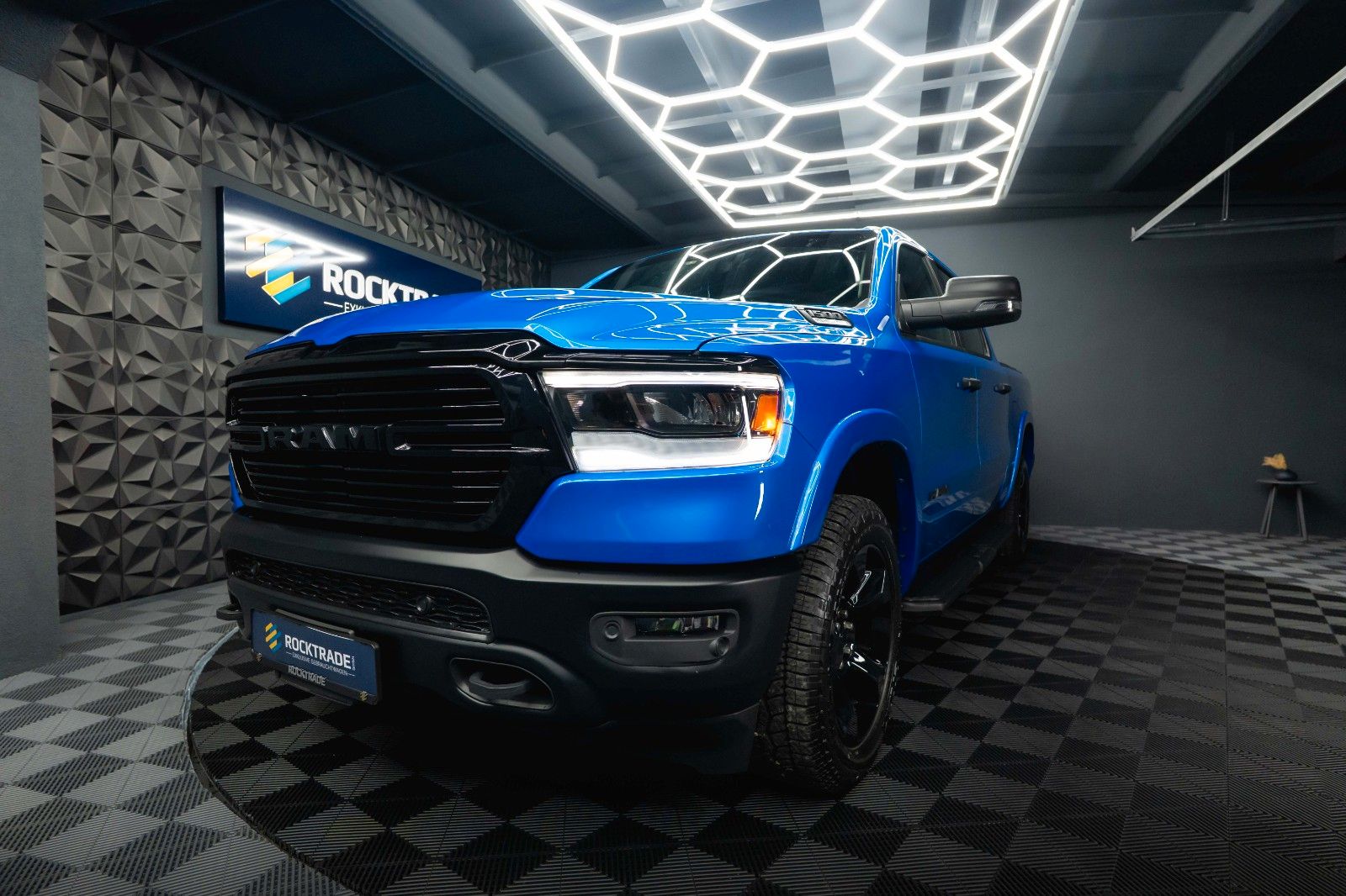 Fahrzeugabbildung Dodge RAM 5.7 V8 HEMI 4x4 Built to Serve AXLE LOCK LED