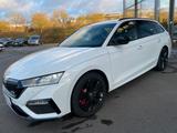 Skoda Octavia Combi 2,0TSi RS 6-Gang Matrix Navi Key