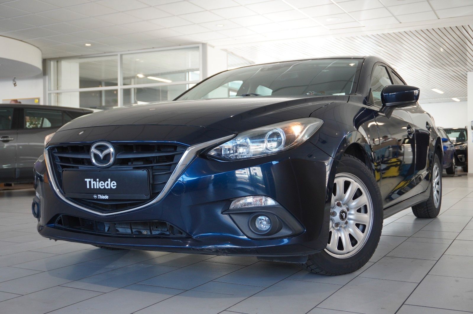 Fahrzeugabbildung Mazda 3 Lim. 2.0 SKYACTIVE VISION KLIMA/SHZ/PDC/TEMP.