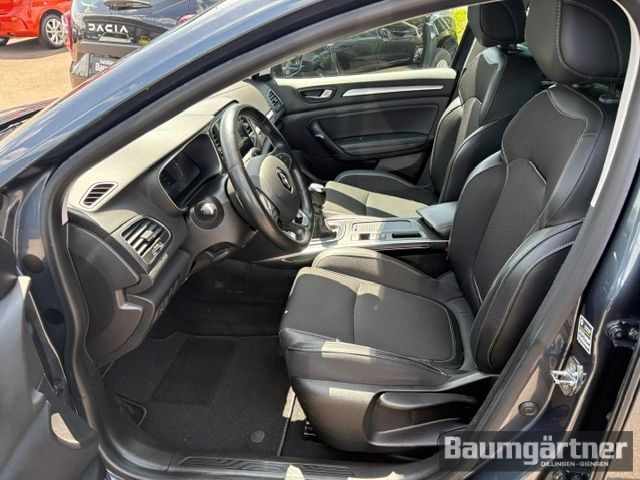 Fahrzeugabbildung Renault Megane Grandtour Intens Blue dCi 115 Winter-P. - mit KI generiert/bearbeitet