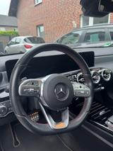 Mercedes-Benz A 180 - Limousine AMG PAKET CarPlay Pano Ambient - Mercedes-Benz mit Benzin-Antrieb: Limousine, 180 AMG Paket