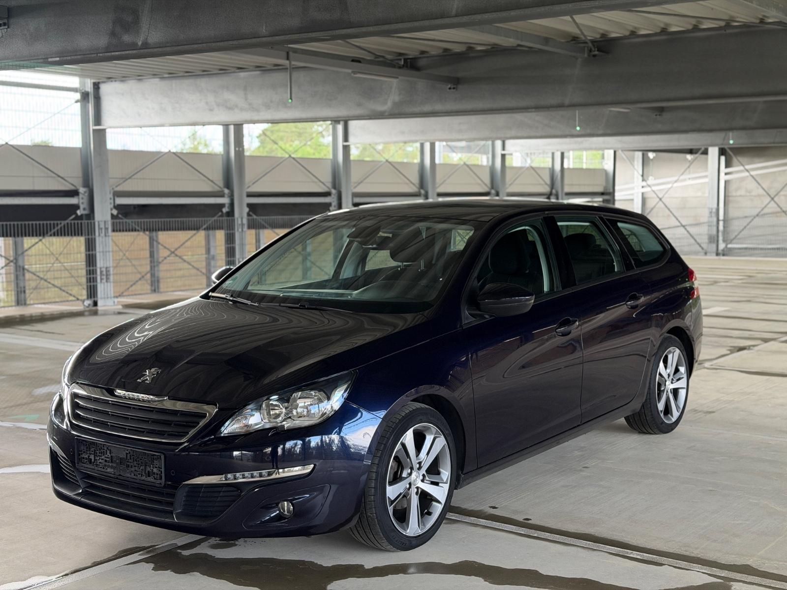 Peugeot 308 SW 1.2PureTech Panorama Sitzheizung Navi PDC