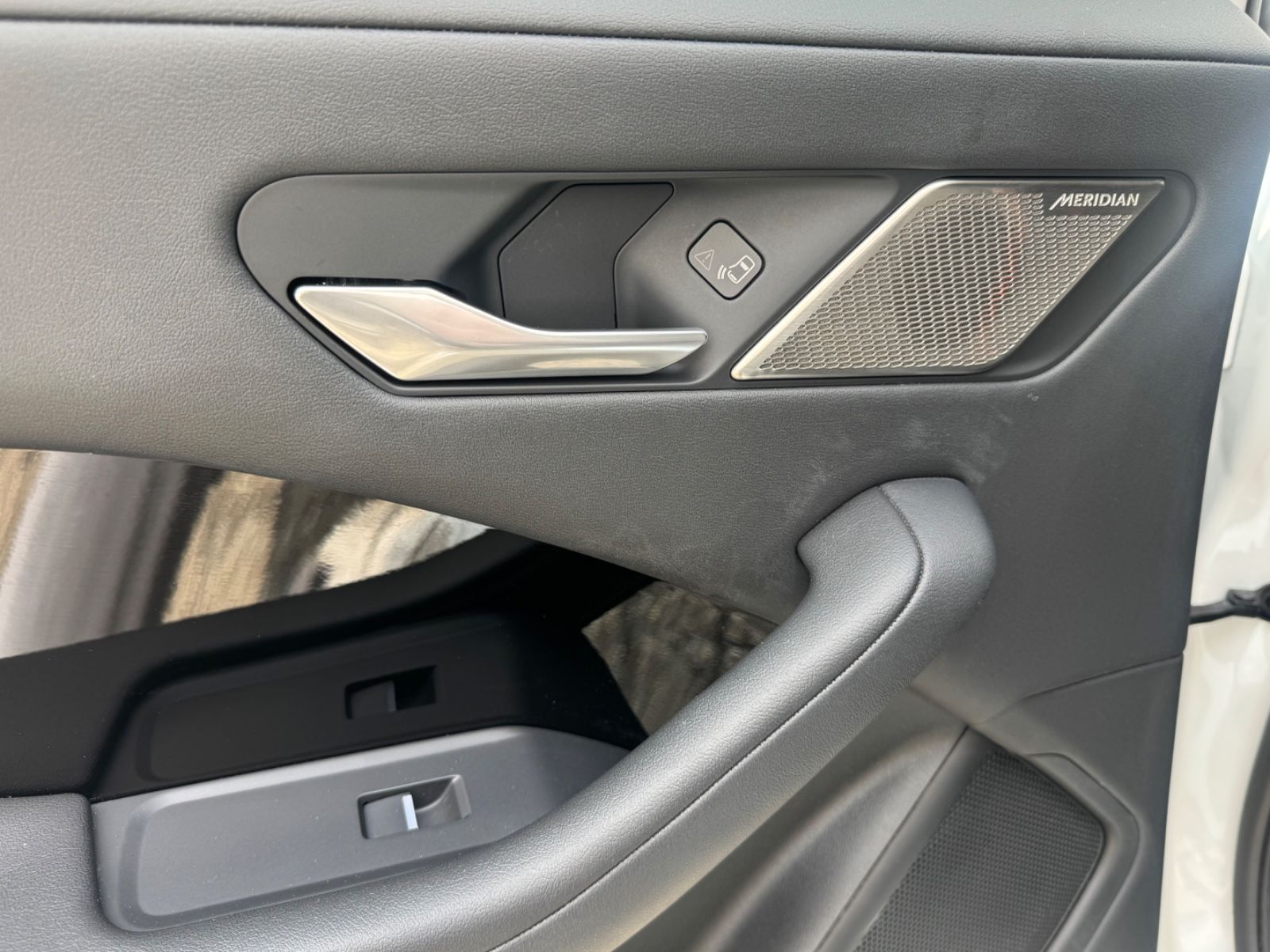 Fahrzeugabbildung Jaguar I-PACE 400 AWD/Black-Pack/CarPlay/MERIDIAN/89,6%
