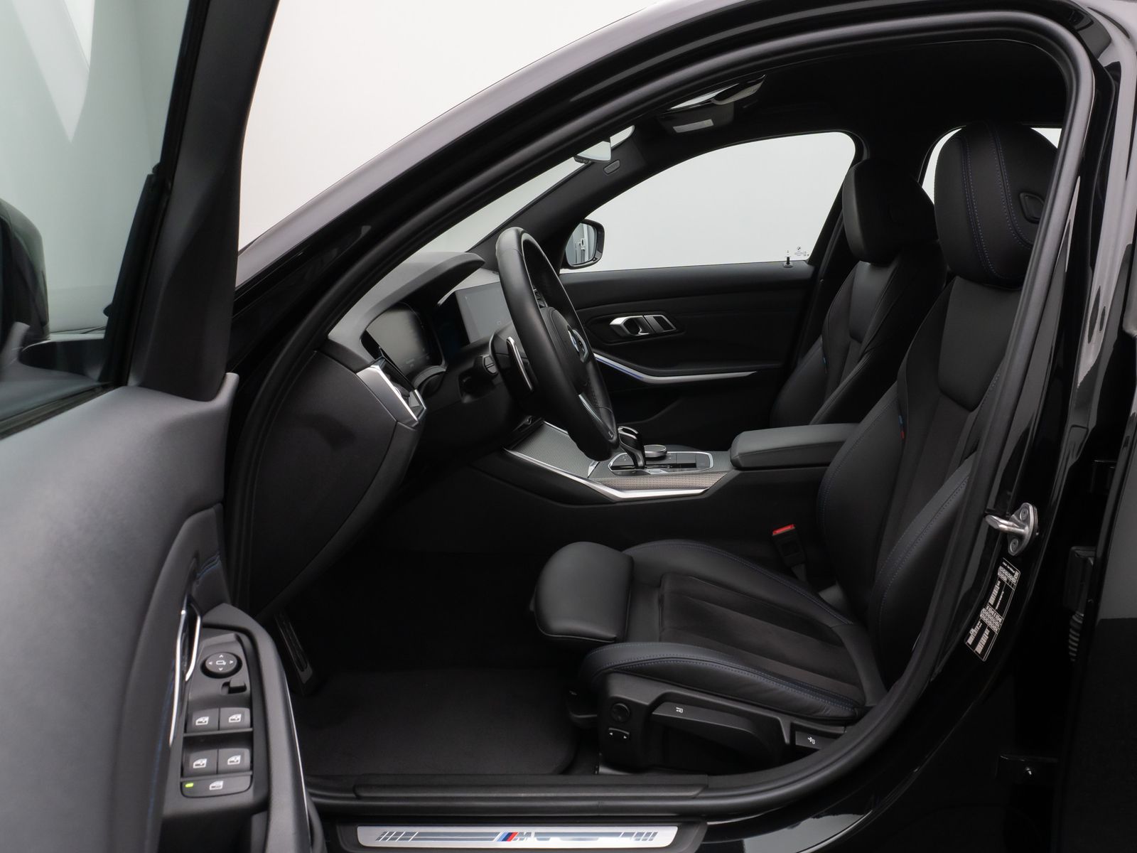Fahrzeugabbildung BMW 320d M Sport DAB CockPitPro PDC Alarm AHK LED