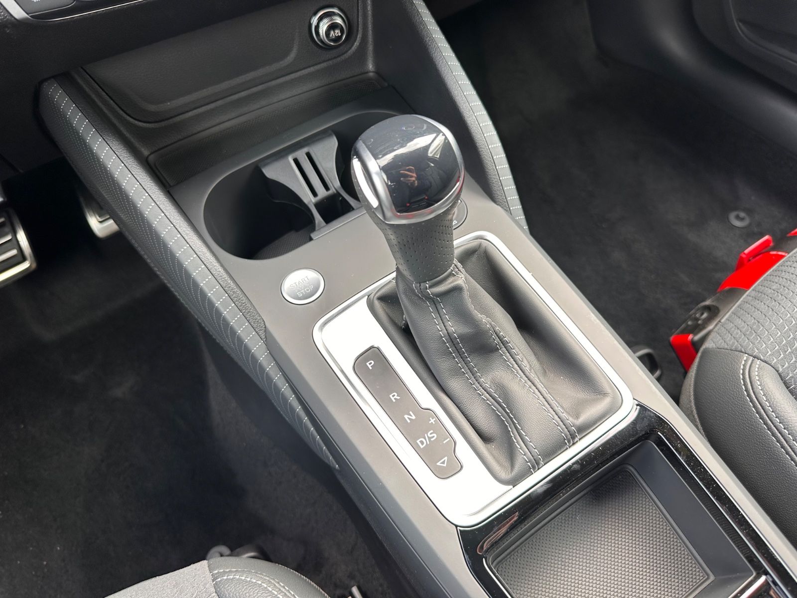 Fahrzeugabbildung Audi Q2 35 TDI S line S Tronic Matrix/Black/APP/Navi