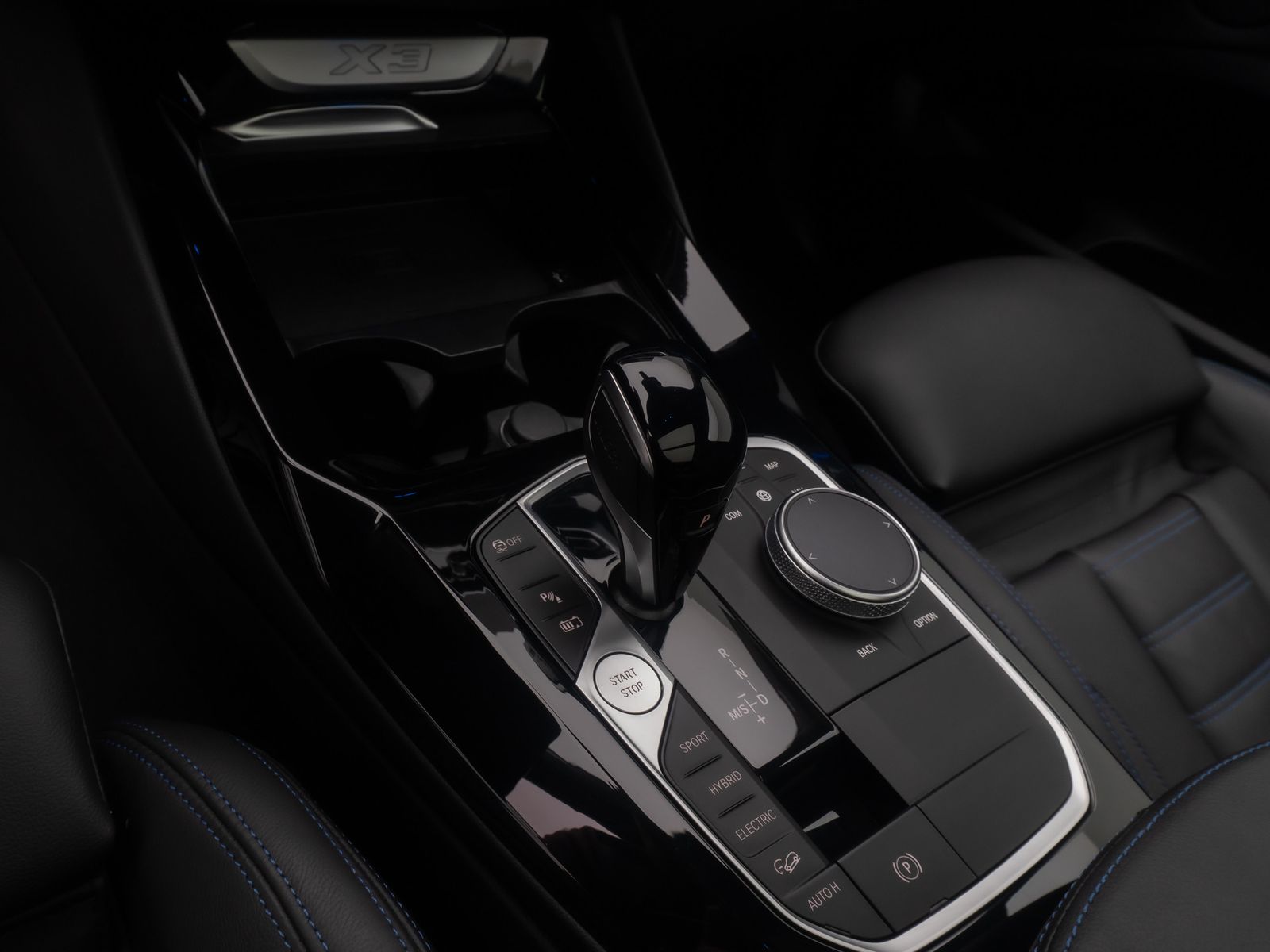 Fahrzeugabbildung BMW X3 xD30e M Sport Laser DAB Kamera HUD Panorama