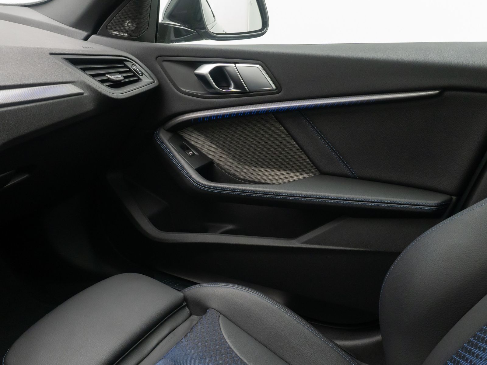 Fahrzeugabbildung BMW 218i Gran Coupé M Sport Kamera DAB HUD Panorama