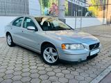 Volvo S60 2.4 SHZ EFH TÜV NEU 09.2027 - Volvo S60: 4t
