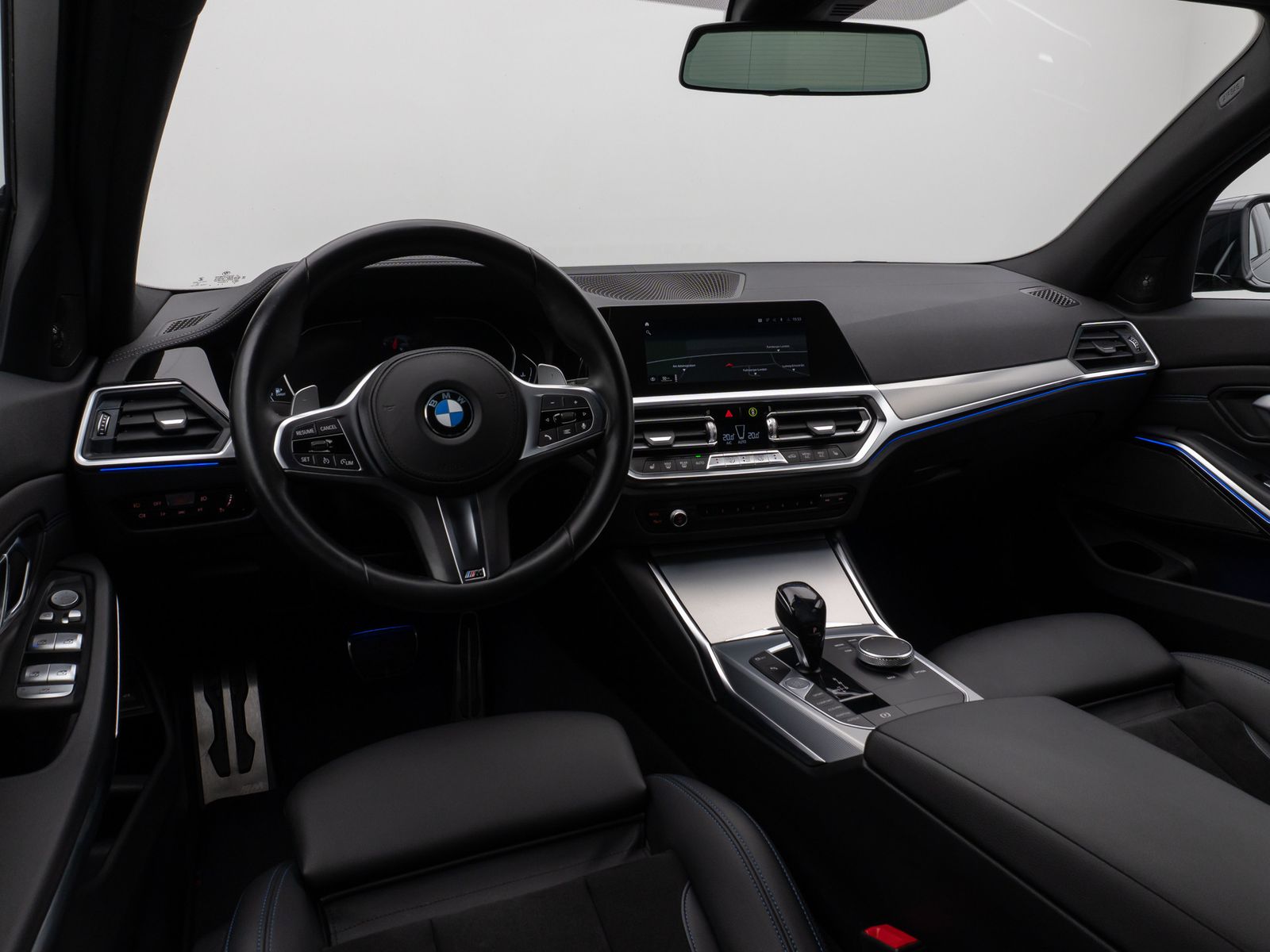 Fahrzeugabbildung BMW 330d xD M Sport Kamera HUD DAB H/K LED 19Zoll