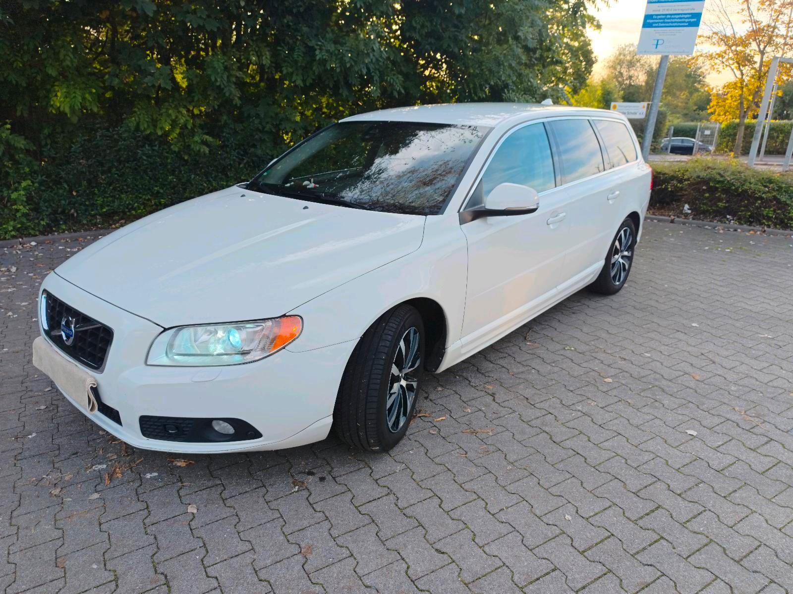 Volvo V70 2012 — photo 6