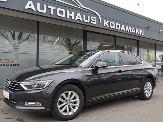 Volkswagen Passat Limo CL*AHK*ACC*PDC*SHZ*1.Hand