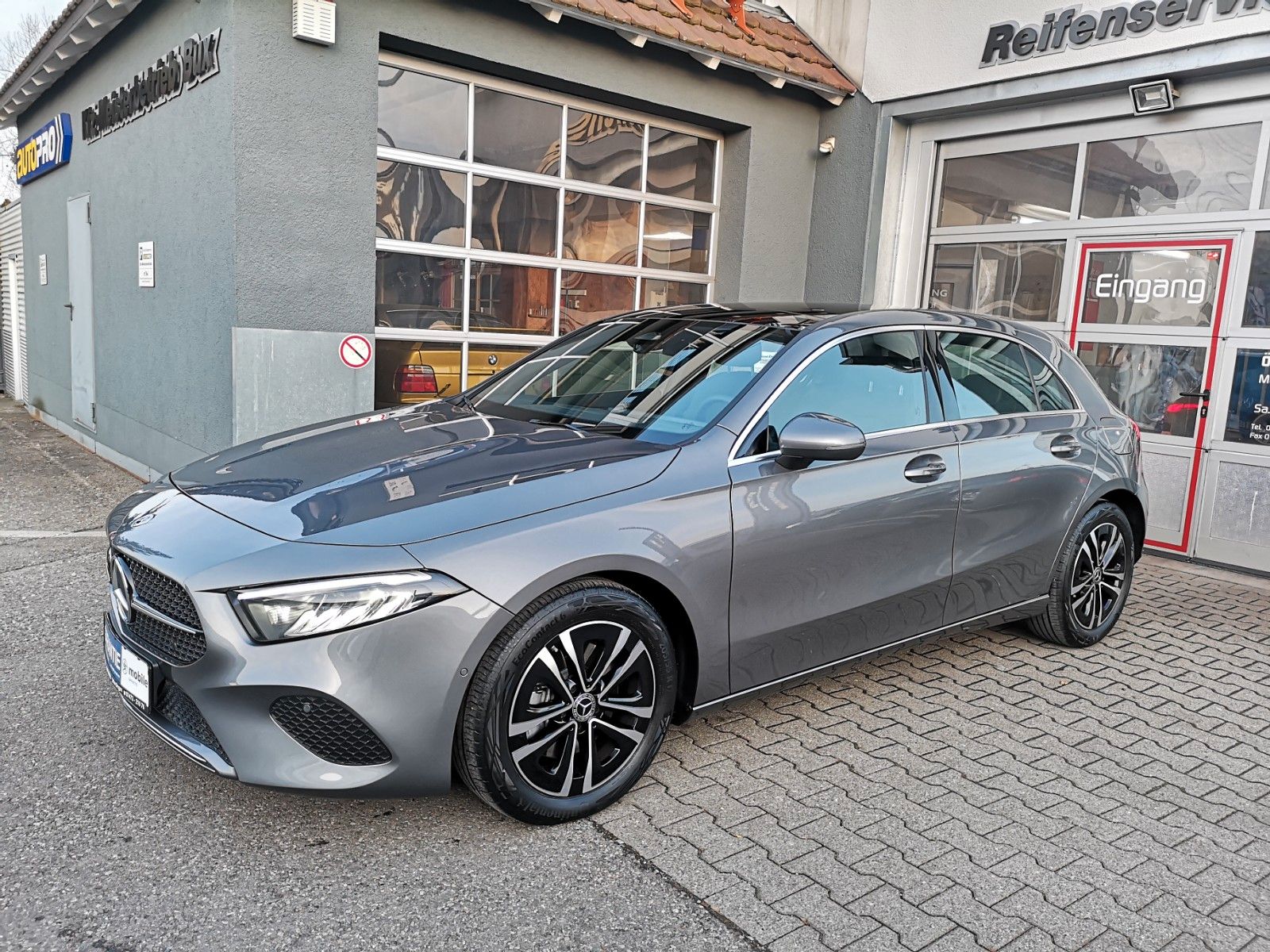 MERCEDES-BENZ A 220 4Matic 8G-DCT MBUX LED PANO KAM TOTW AHK