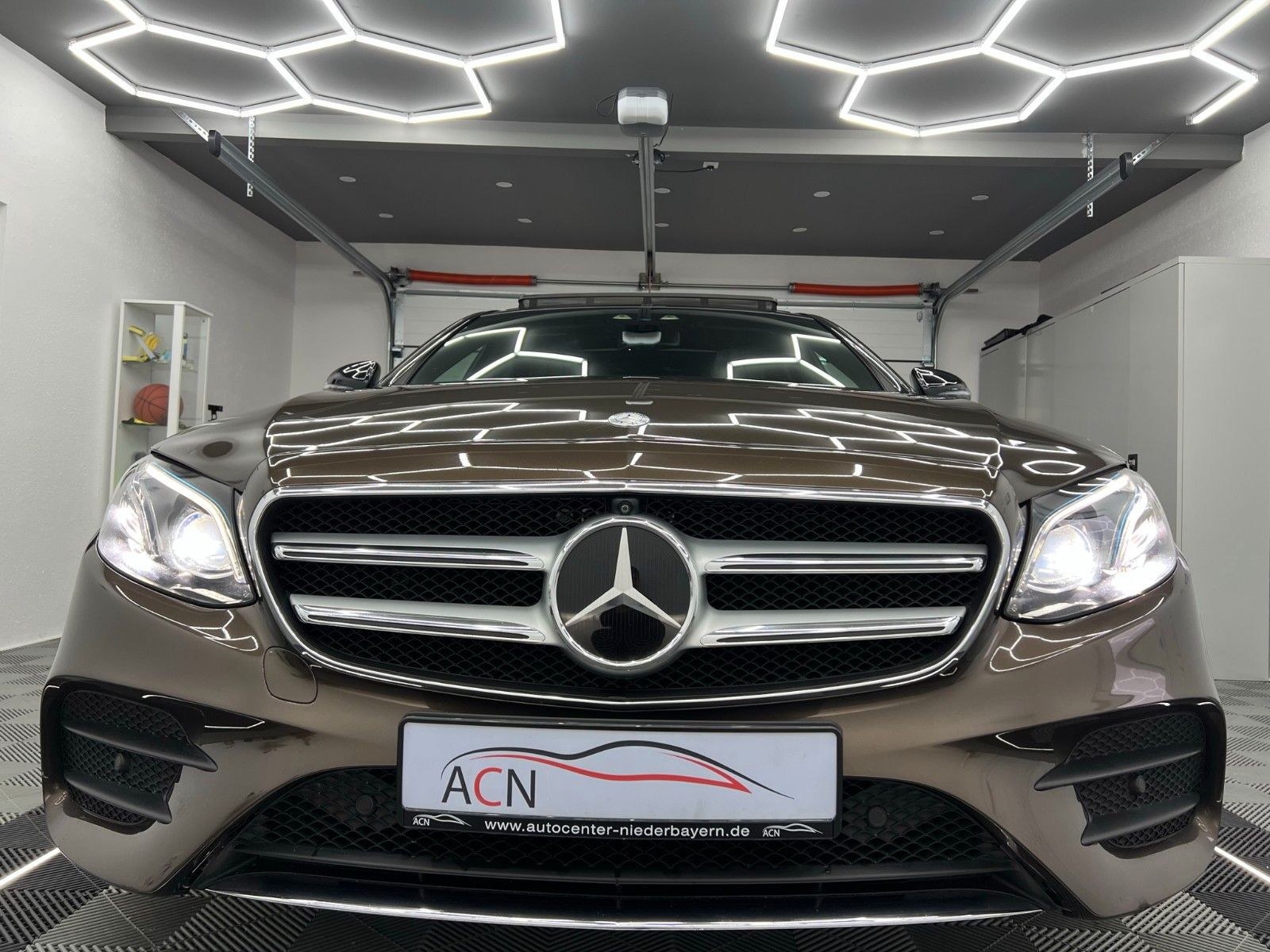 Fahrzeugabbildung Mercedes-Benz E 350 d AMG-LINE/MASSAGE/BURMESTER/DESIGNO/WIDE