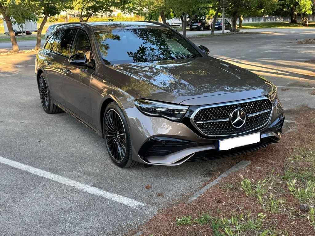 Image of Mercedes-Benz E 300