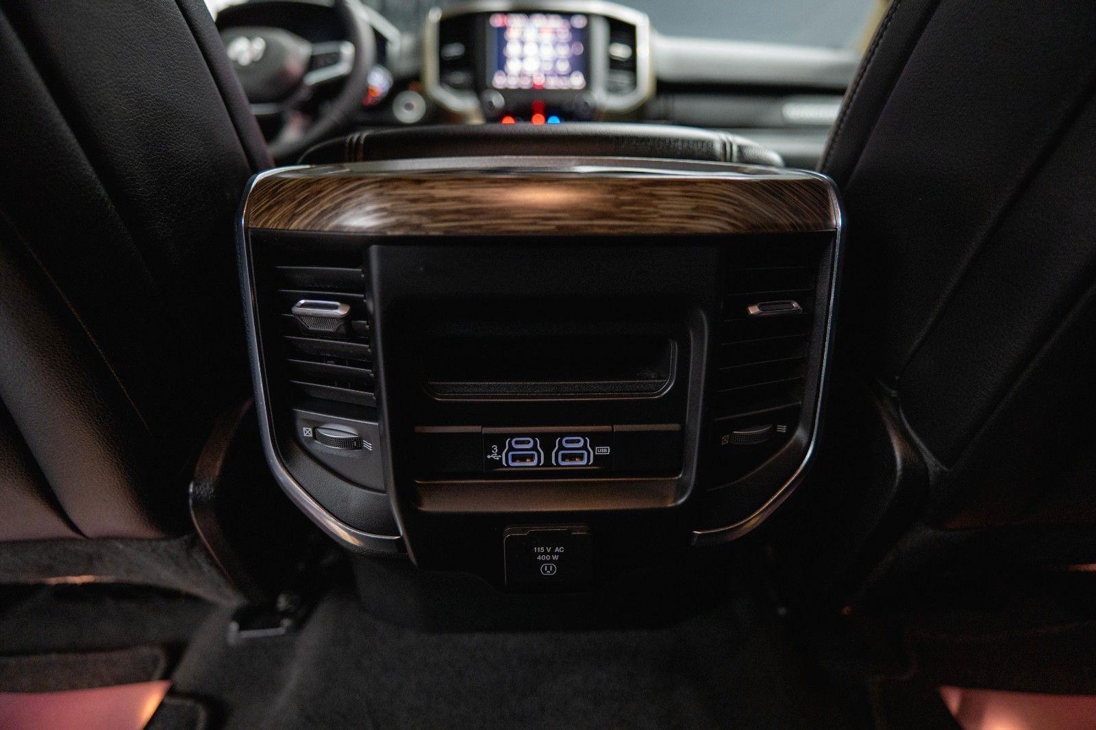 Fahrzeugabbildung Dodge RAM 5.7 V8 HEMI 4x4 NIGHT-Edition LARAMIE *LED*