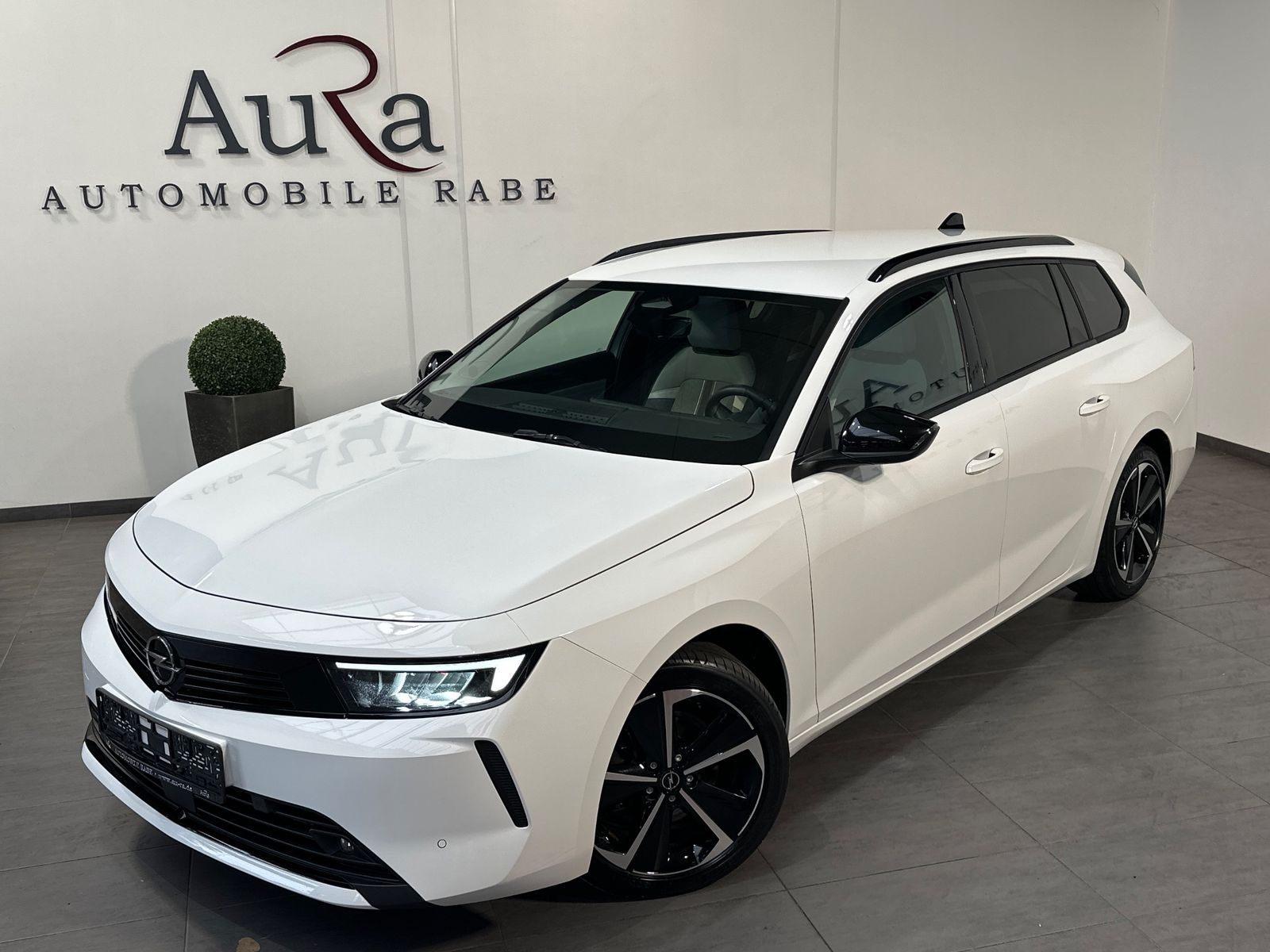 Fahrzeugabbildung Opel Astra SpT 1.5 D Automatik Business Elegance NAV