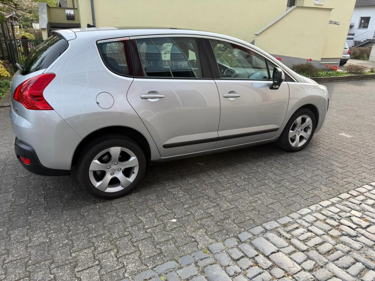 Peugeot 3008 Premium Klima Einparkhilfe Panoramadach