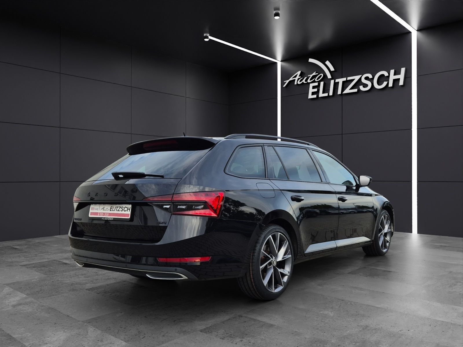 Fahrzeugabbildung SKODA Superb Combi TDI Sportline DSG 4x4 Matrix AHK Na