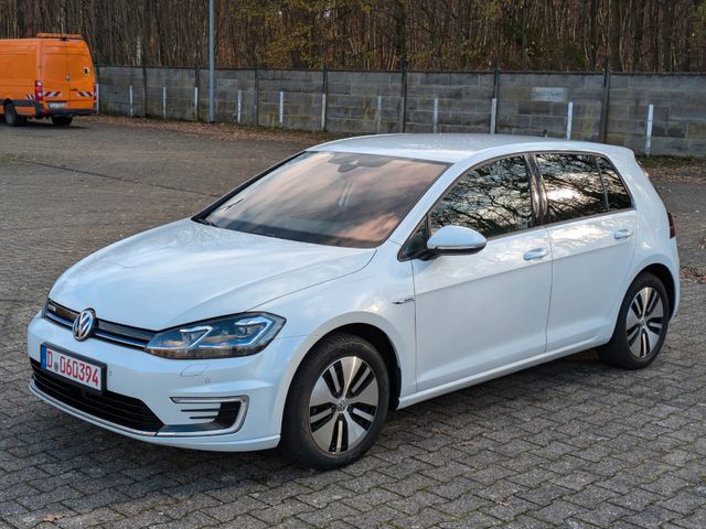 Volkswagen e-Golf PerlWhite Wärmepumpe/FullAssist/Kamera