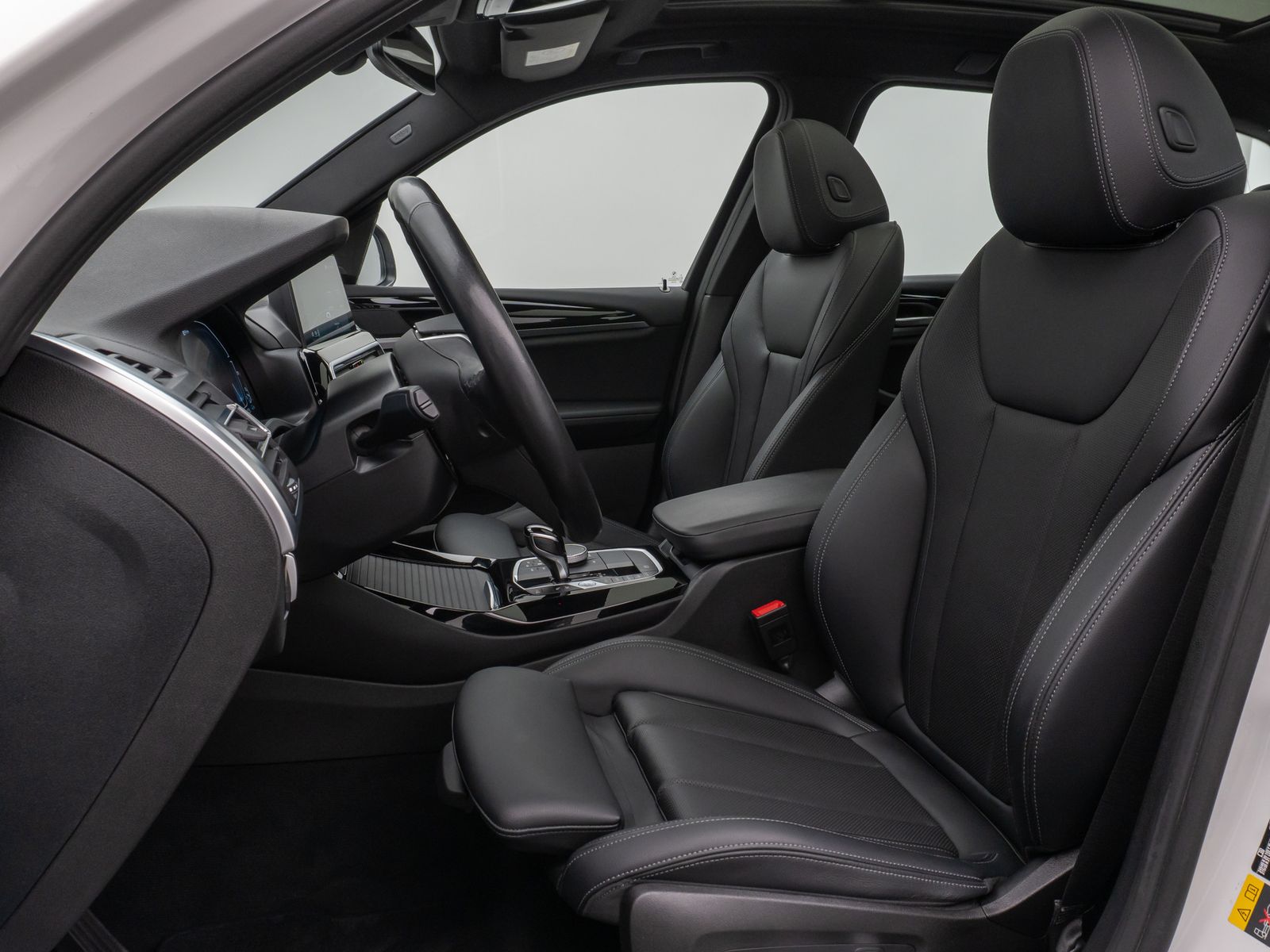 Fahrzeugabbildung BMW X3 xD30e  Panorama Kamera HUD DAB H/K AHK Sport