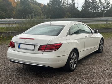 Mercedes E 200 - 1