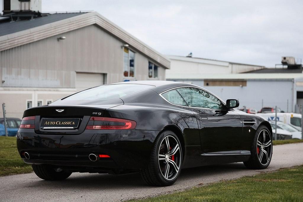 Aston Martin DB9