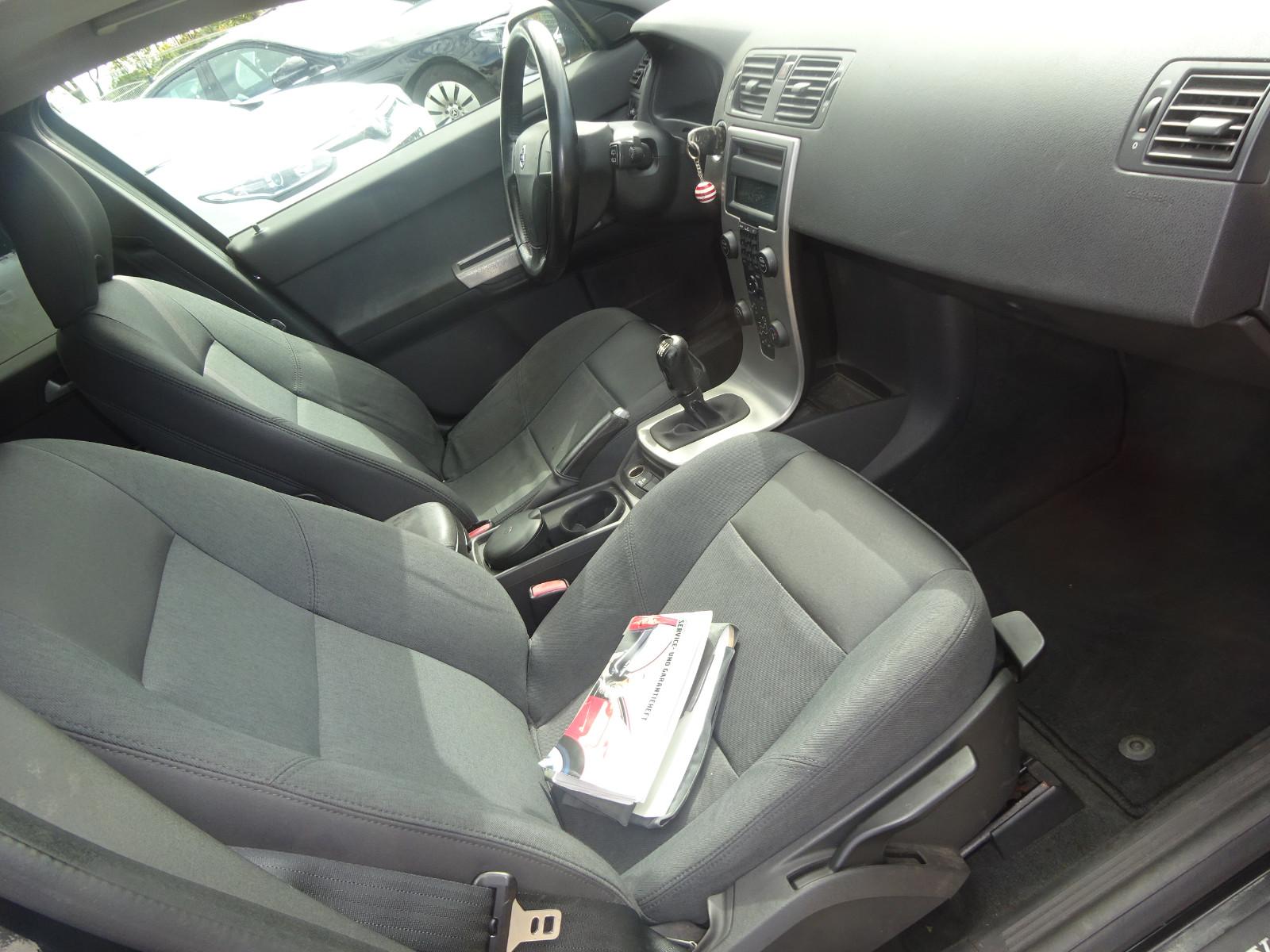 Volvo V50 2004 — photo 10
