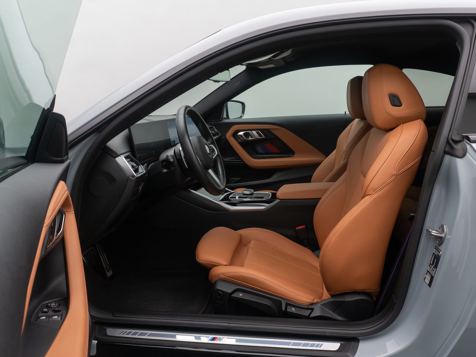 Fahrzeugabbildung BMW 220i Coup&eacute; M Sport Alarm DAB HiFi Kamera 19Zoll