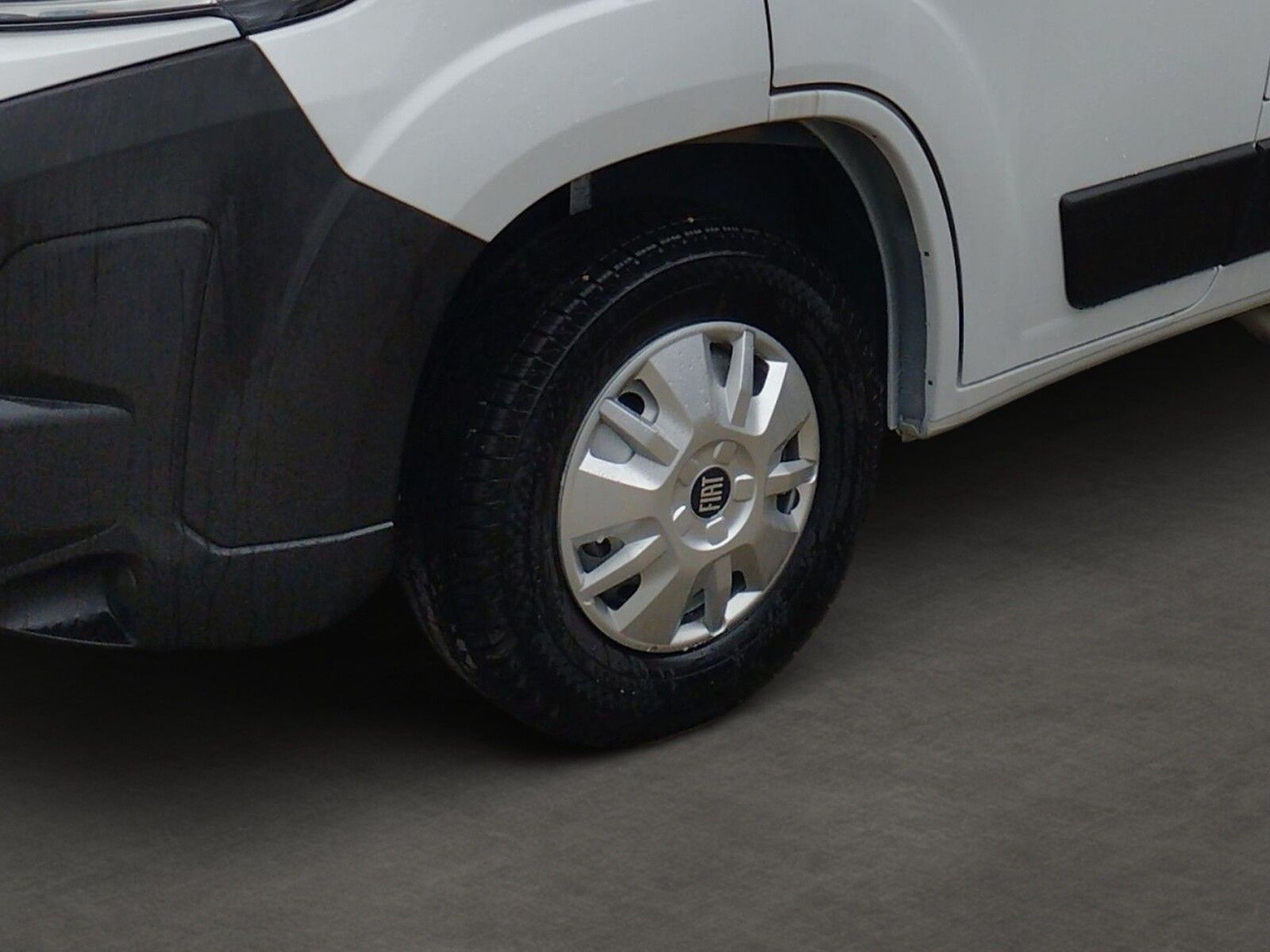 Fahrzeugabbildung Karmann Dexter DE 550 140 PS, Rückfahrkamera